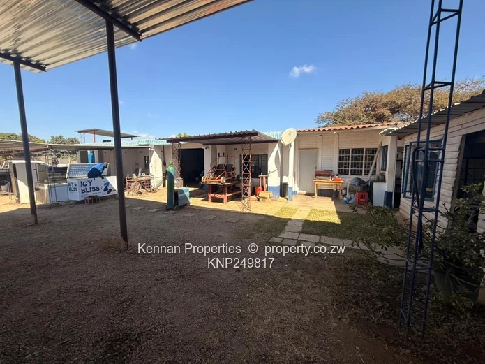 Large Plot With Small Workshop - Lorraine Drive Road Frontage