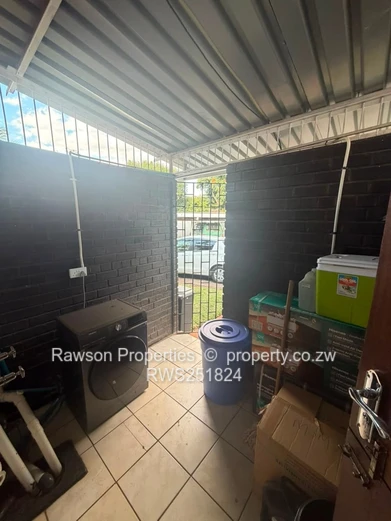 Avondale — 2-Bed Duplex Apartment On King George 