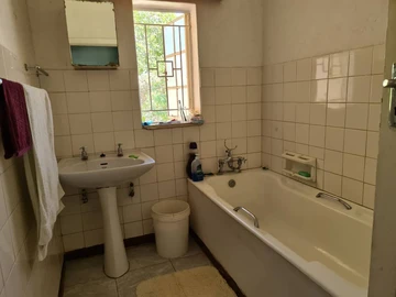 Farm & Agricultural Land