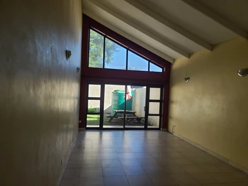 3 Bedroom Flat & Apartment