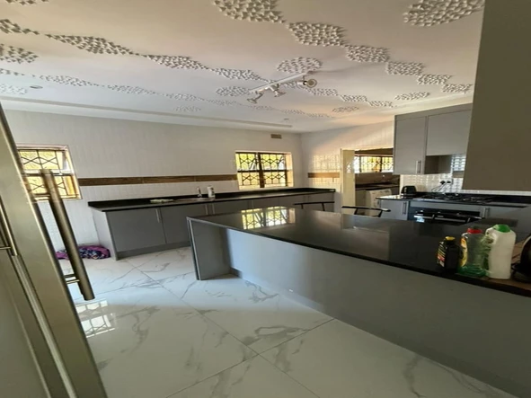 5 Bedroom House