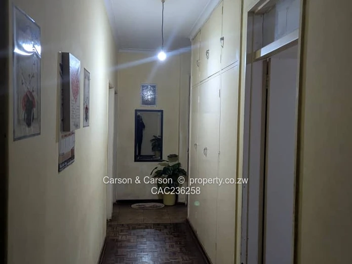 Waterfalls: 3-bed Home on 4600 m2 