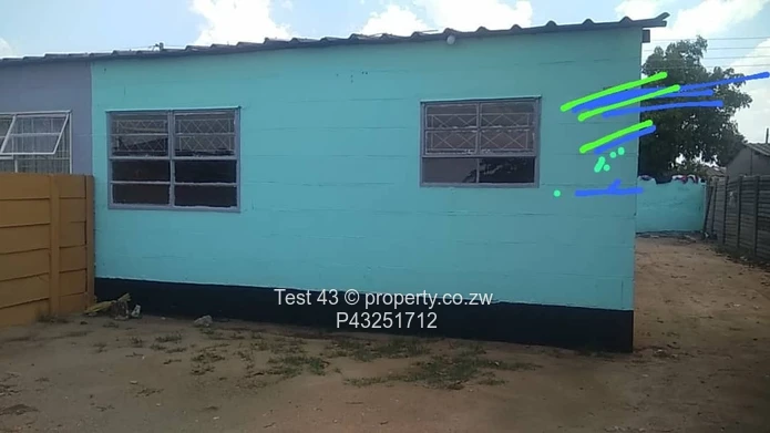 Charming 3-Bed Home with Veranda & Garden — Chitungwiza