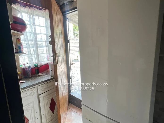 Mufakose Core House  with Title deeds  (Sole Mandate)