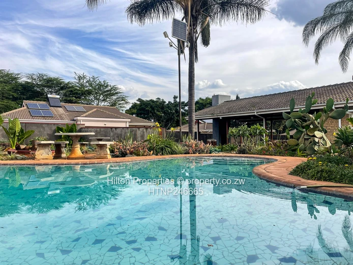 Fully Furnished 3-Bed Garden Flat with Pool in Highlands