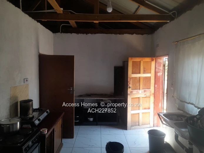 Masasa infill house 
