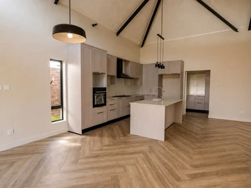 3 Bedroom Flat & Apartment