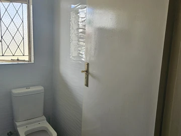 2 Bedroom Flat & Apartment