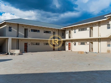 2 Bedroom Flat & Apartment