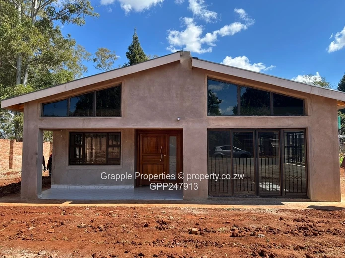 4-Bed Philadelphia Home - Modern Tiles & Borehole