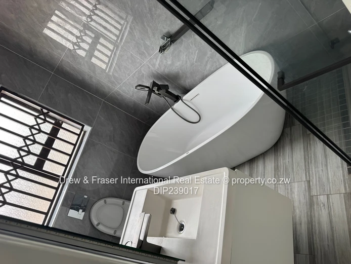 Modern 4-Bed, 3-Bath Home in Mabvazuva, Ruwa - Borehole & Double Garage