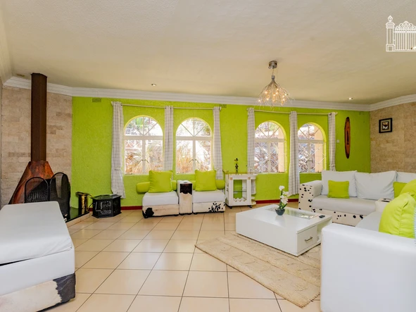 6 Bedroom House