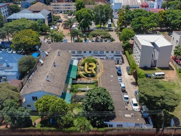 2 Bedroom Flat & Apartment