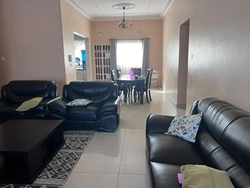 3 Bedroom Flat & Apartment