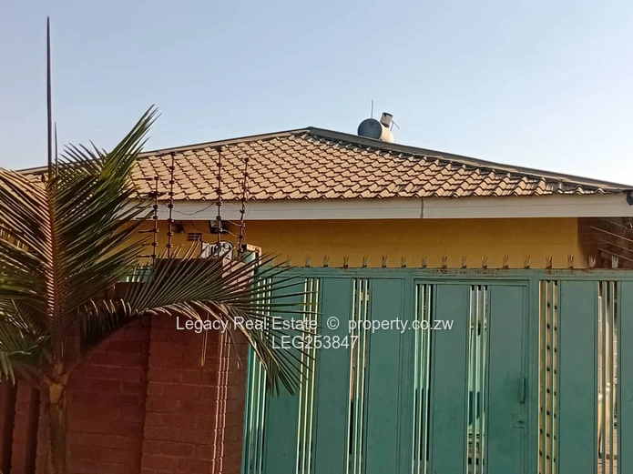 Granary Park 4-Bed Home with Borehole & Modern Kitchen