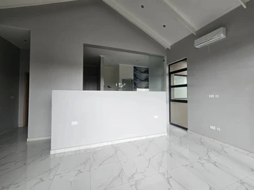5 Bedroom Flat & Apartment