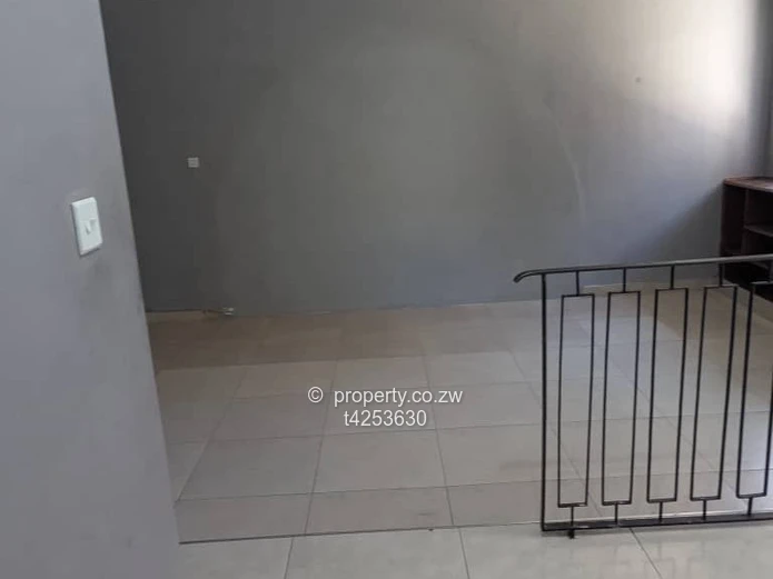 Malborough bachelor pad to rent  (Sole Mandate)