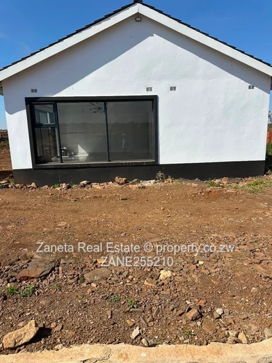 Pomona city stand with 2 bed cottage for sale