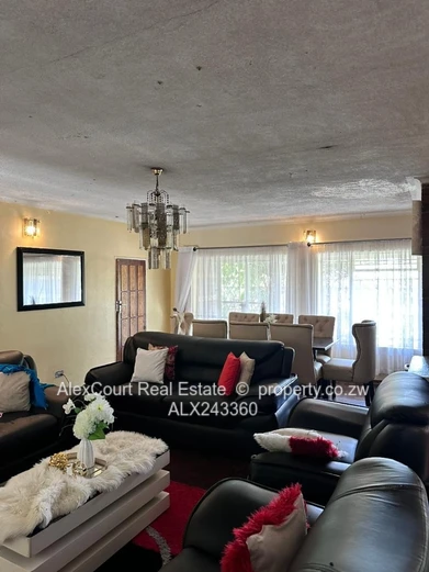 Well Kept and Spacious House in Zengeza! (Sole Mandate)