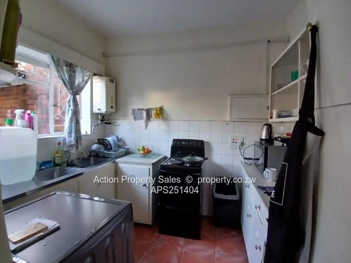 Neat 2 Bed Garden Flat In Avondale! 
