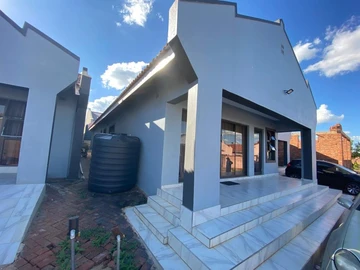 2 Bedroom Garden Flat