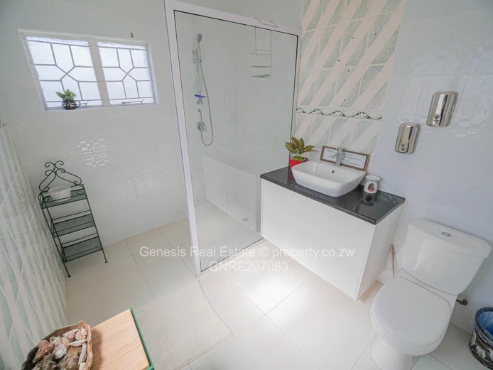 5 Bedroom House For Sale | Helensvale