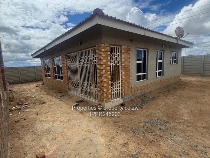     Budget-Friendly Living in Rockview – 3 Beds for $300/month