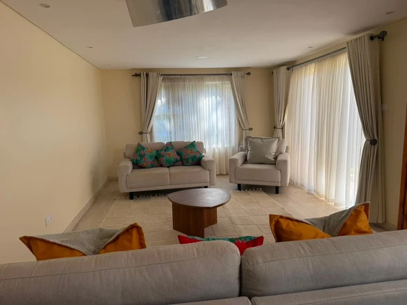 3 Bedroom Flat & Apartment