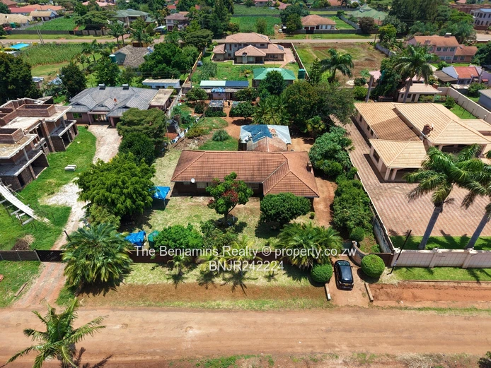 4Bed House with endless potential