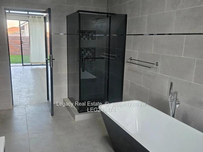 Exquisite Newly Built Home With Borehole And Solar Geyser,Turn-Key Luxury Home In Mt Pleasant Height