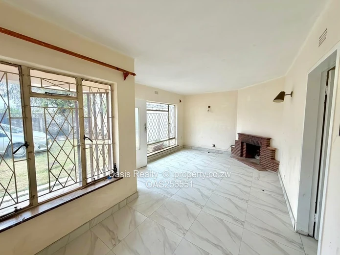 Conveniently Located Braeside House For Rent 
