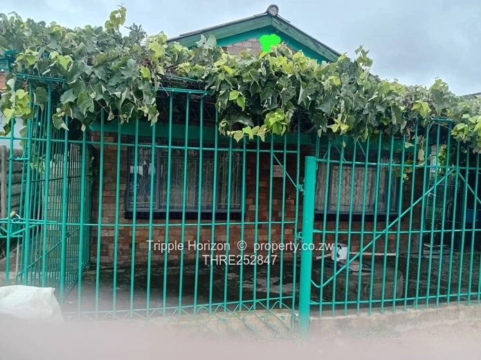 5-Bed Chitungwiza Home with Borehole & Secure Yard