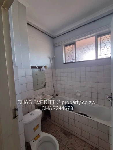 2 Bed Flat  To Let in Eastlea