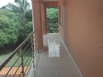 10 Bedroom House
