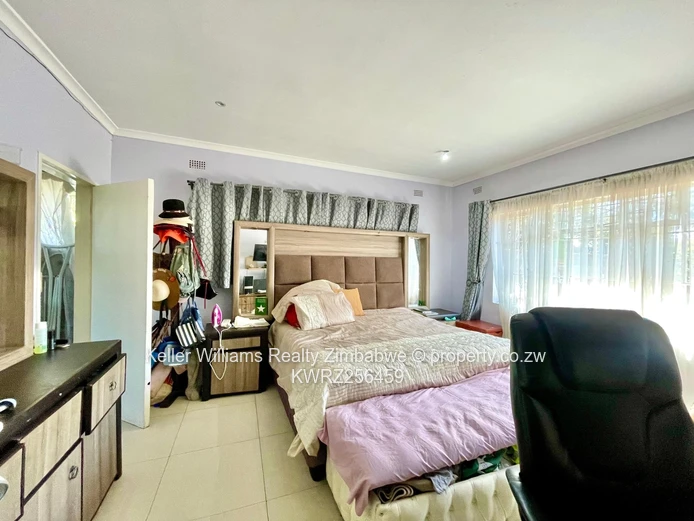 Family Home on 2,142 m², with Solar and Borehole (Sole Mandate)