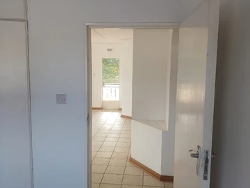 2 Bedroom Flat & Apartment