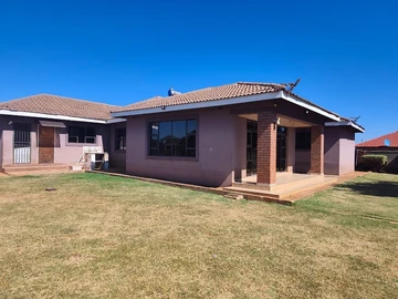 5 Bedroom House