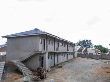 2 Bedroom Flat & Apartment