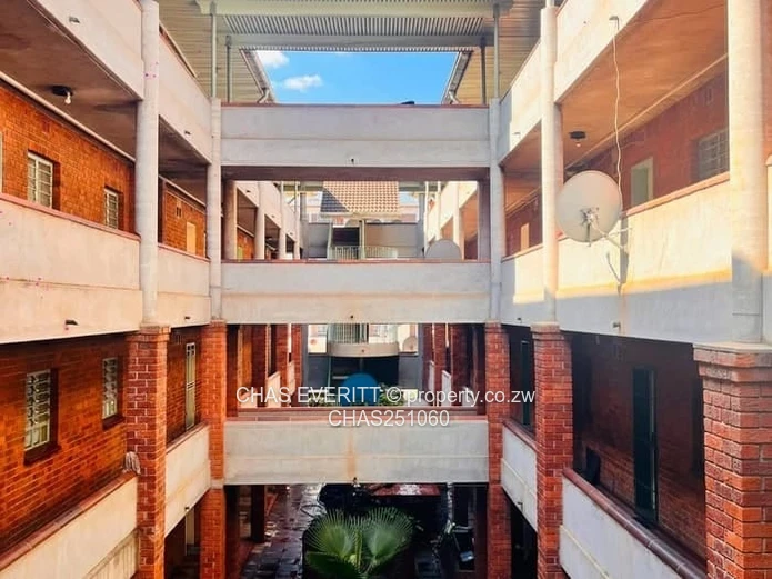 2 Bed Flat To Let in Avenues
