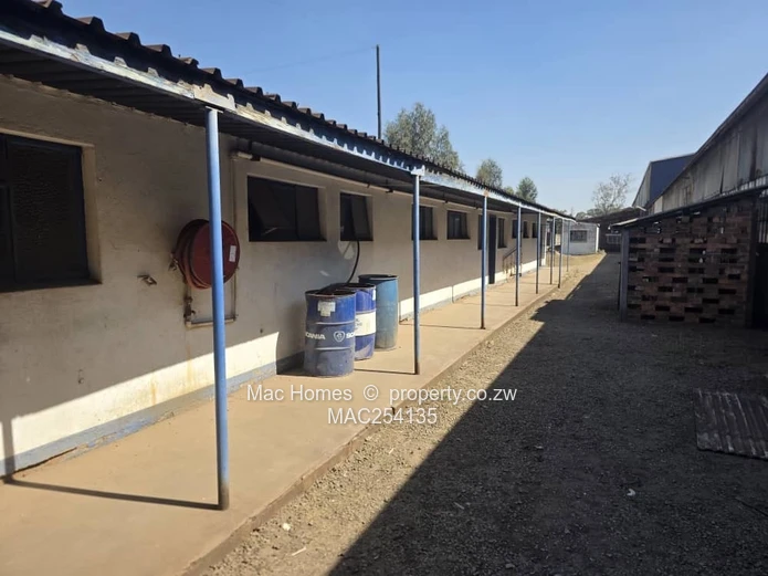  Prime Commercial Property For Sale – Willowvale