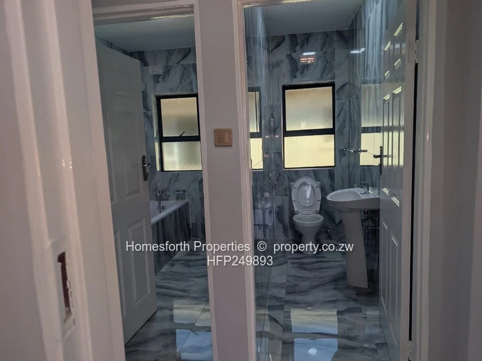 3 Bedroom House For Sale In Rainham Park