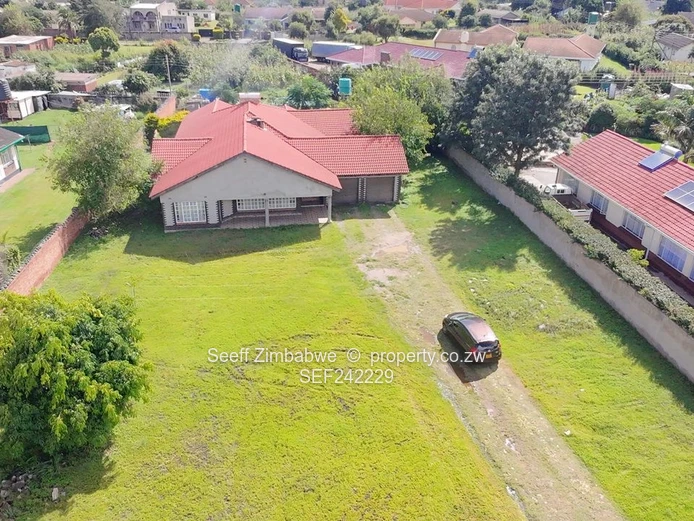 Marlborough 4-Bed with Elizabeth Windsor Road frontage ! 