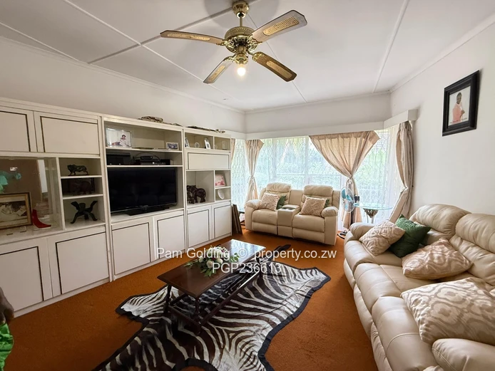 Elegant Well-maintained Family Residence (Sole Mandate)