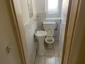 3 Bedroom Flat & Apartment