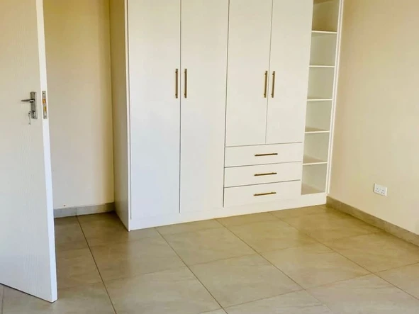 4 Bedroom Flat & Apartment