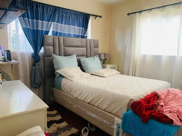 2 Bedroom Flat & Apartment