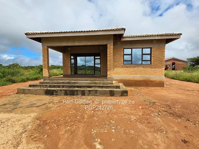 Semi-finished house in Emalangeni Esigodini (Sole Mandate)