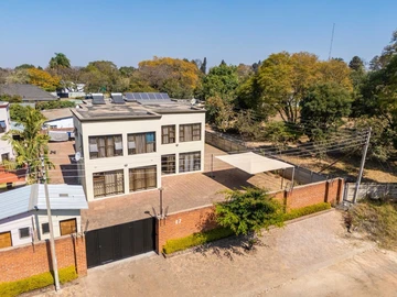 5 Bedroom Flat & Apartment