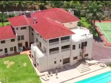 6 Bedroom House