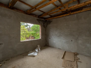 4 Bedroom Flat & Apartment